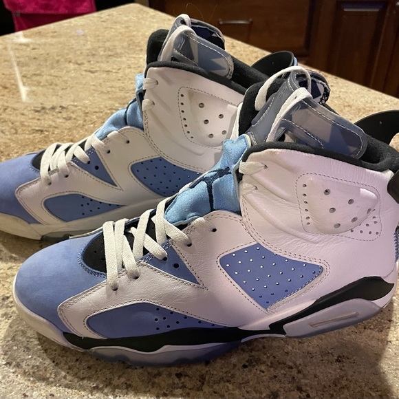 Nike Air Jordan - Picture 3 of 4